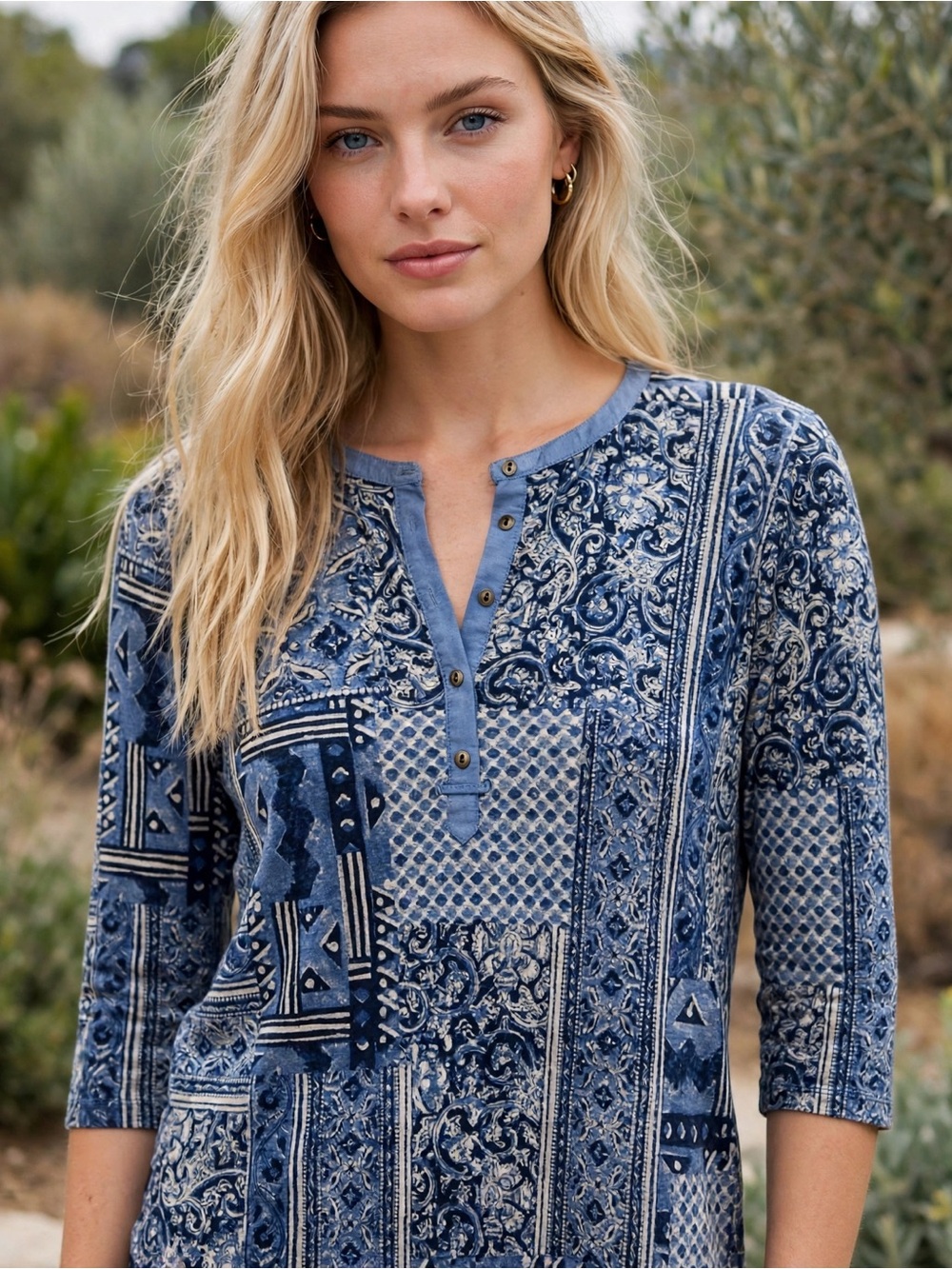 Lauren Ralph Lauren Paisley Button Down Top in Blue & White Size Large Like New